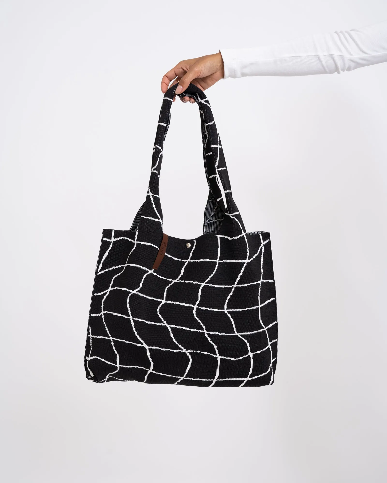 Bag Lines Black White