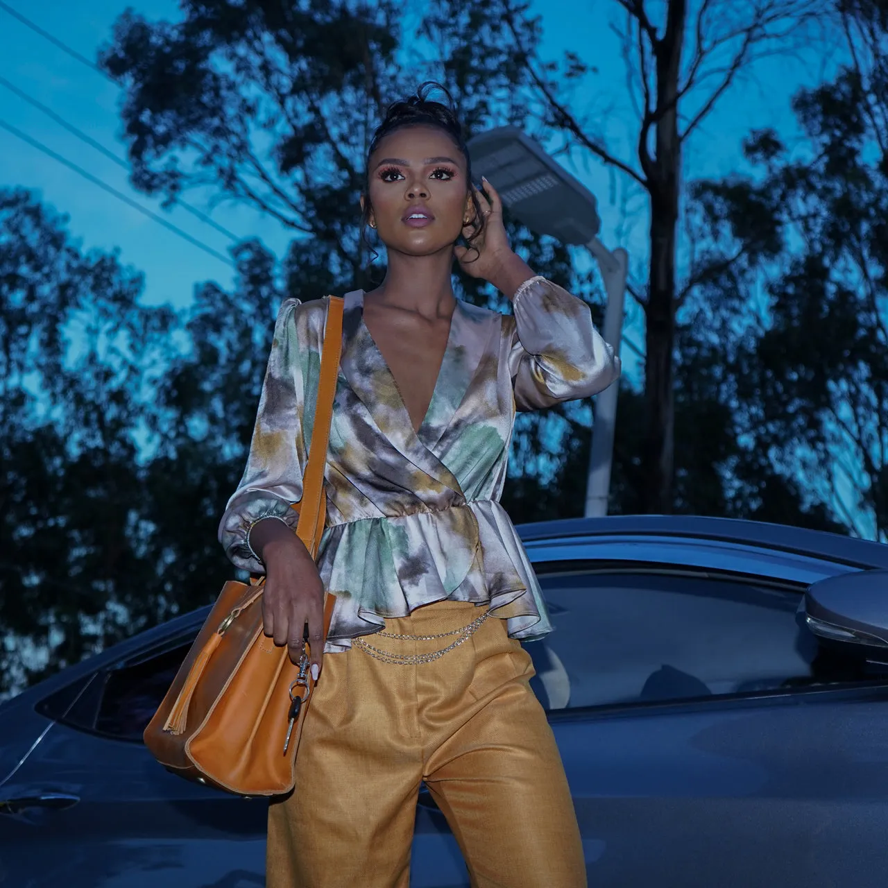 MAHI HANDBAG: Rust Brown