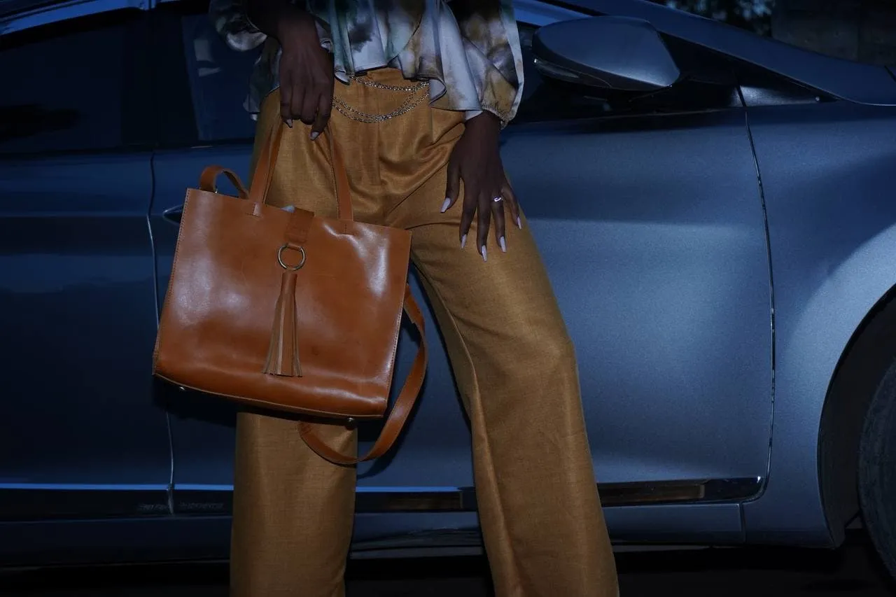 MAHI HANDBAG: Rust Brown