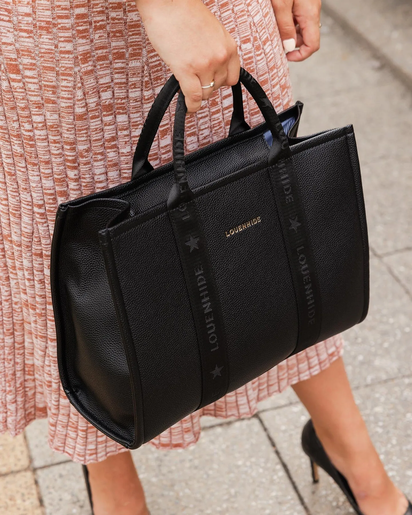 MANHATTAN LOGO TOTE BLACK