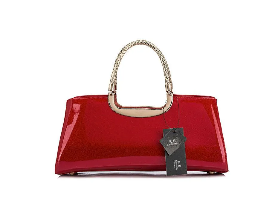 PATENT LEATHER ZIPPERED TOTE