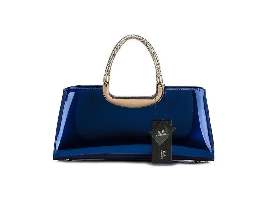 PATENT LEATHER ZIPPERED TOTE